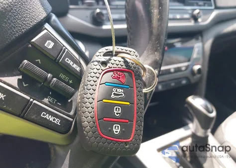 2017 Hyundai Elantra Limited z USA, uszkodzony, nr VIN 5NPD84LF1HH036652